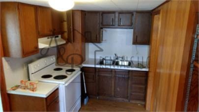 Building Photo - 1728 S Walnut St