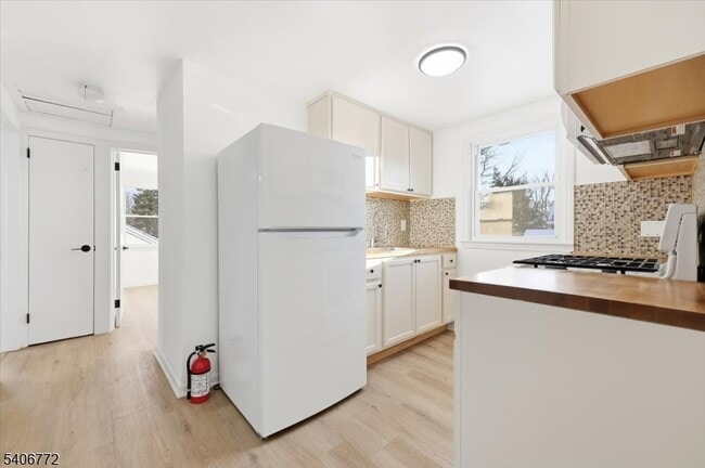 Building Photo - 88 Mitchell St