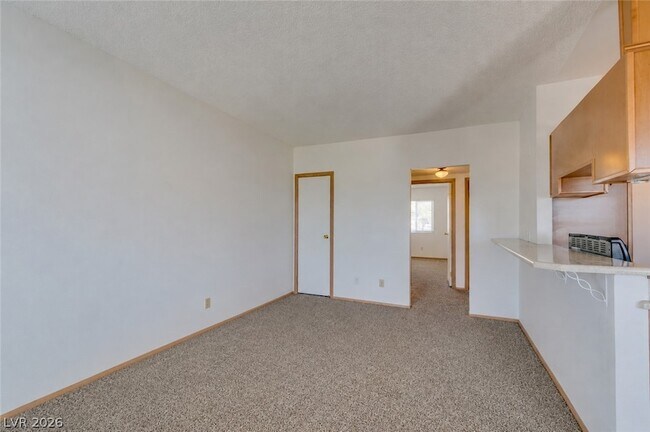 Building Photo - 525 Fir St