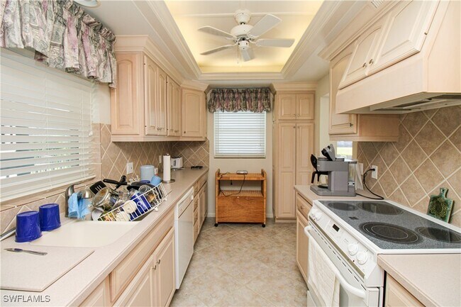 Building Photo - 3400 Gulf Shore Blvd N