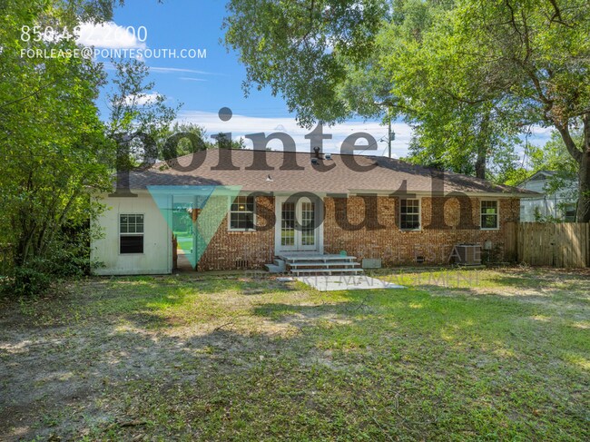 Building Photo - 1220 Dexter Ave