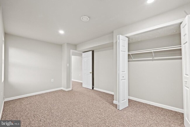 Building Photo - 16 Varone Dr