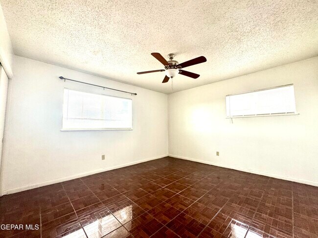 Building Photo - 209 San Saba Rd