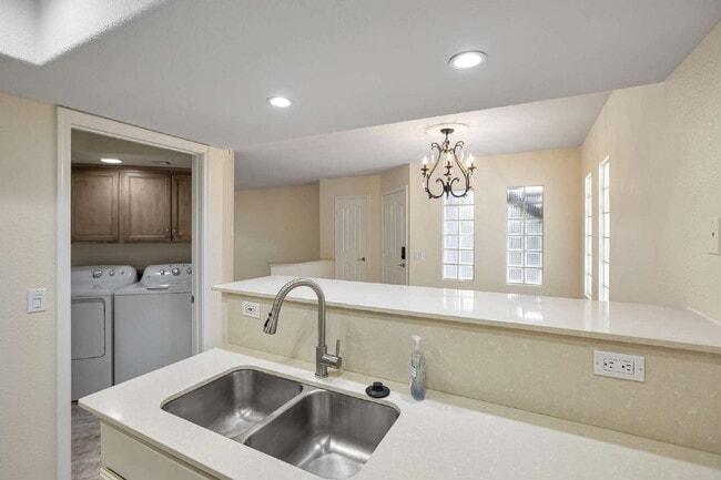 Building Photo - Camelback Corridor Condo now available!