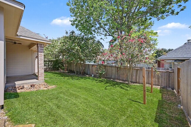 Building Photo - 13314 Enchanted Way