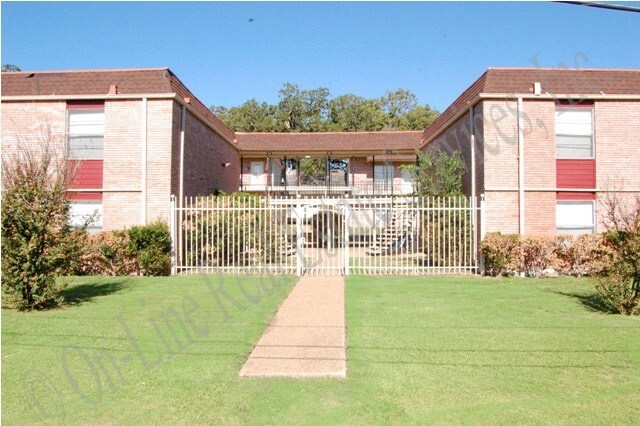 Primary Photo - A&M Courtyard Apartments