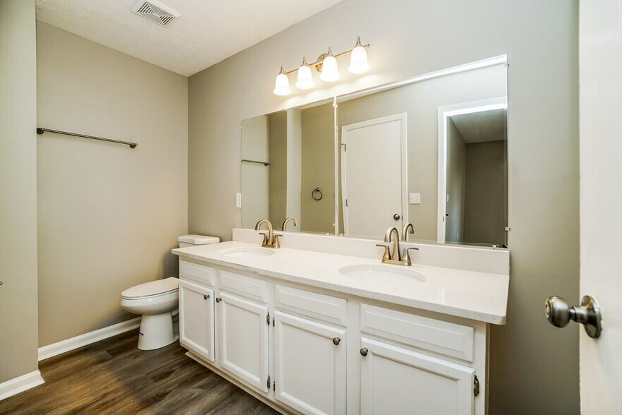 Building Photo - 2791 Beal Dr