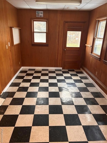 Building Photo - 1136 W Rowland St