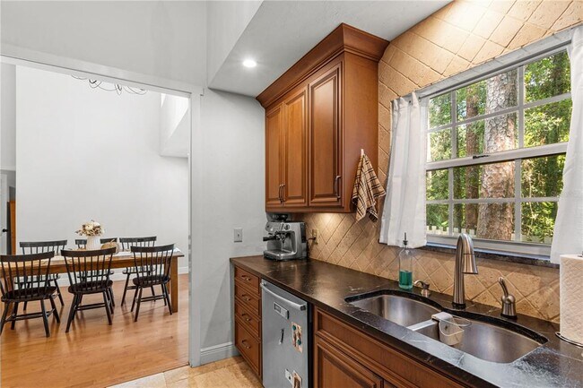 Building Photo - 5104 SW 94th St
