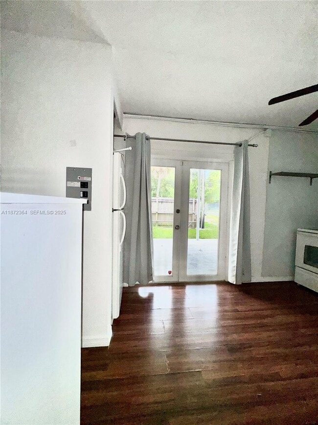 Building Photo - 1601 SW 20th Ave