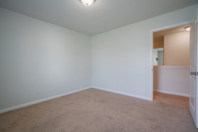 Building Photo - 135 Davila St