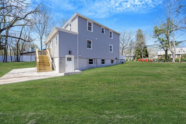 Building Photo - 2939 N Wading River Rd