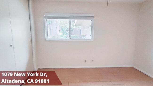 Building Photo - 1079 New York Dr