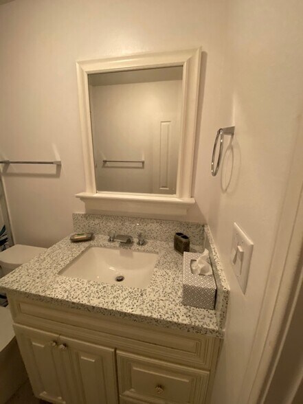 Building Photo - 2308 Schader Dr