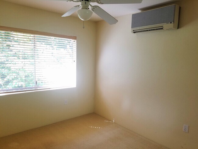 Building Photo - Unfurnished 3 Bedroom, 2.5 Bath Townhome i...