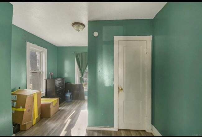 Building Photo - 707 W Cleveland Ave