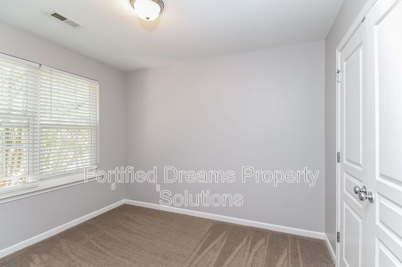 Building Photo - 4934 Sunset Ridge Ct