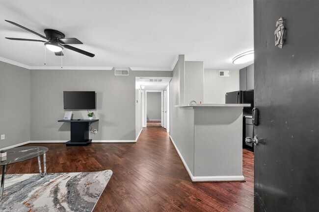 Building Photo - 5750 N Major Dr
