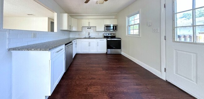 Building Photo - 5506 Staley Dr