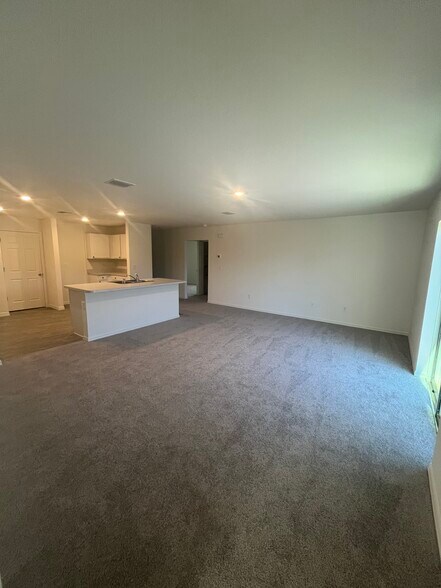 Building Photo - 27 Wood Cedar Dr