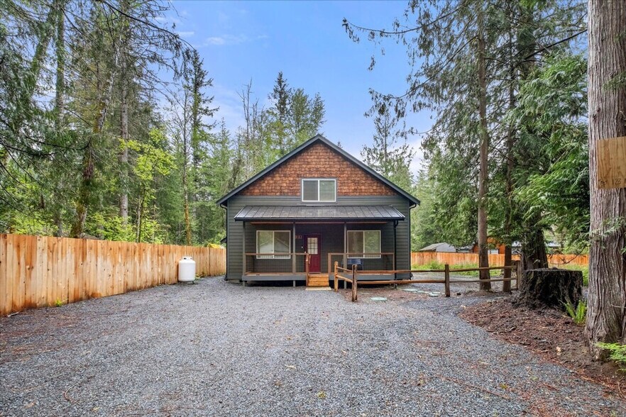 Building Photo - 308 Paradise Dr