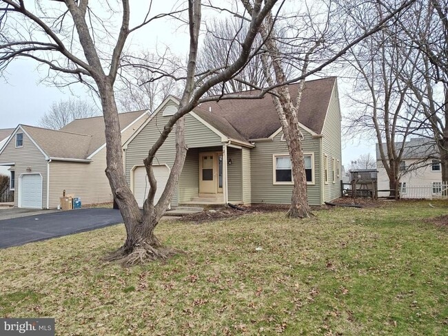 Building Photo - 72 Whethersfield Cir