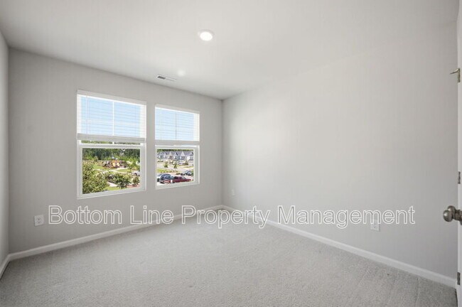 Building Photo - 260 Garden Vine Trl