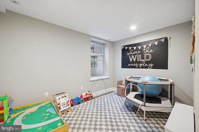 Building Photo - 1942 Tasker St