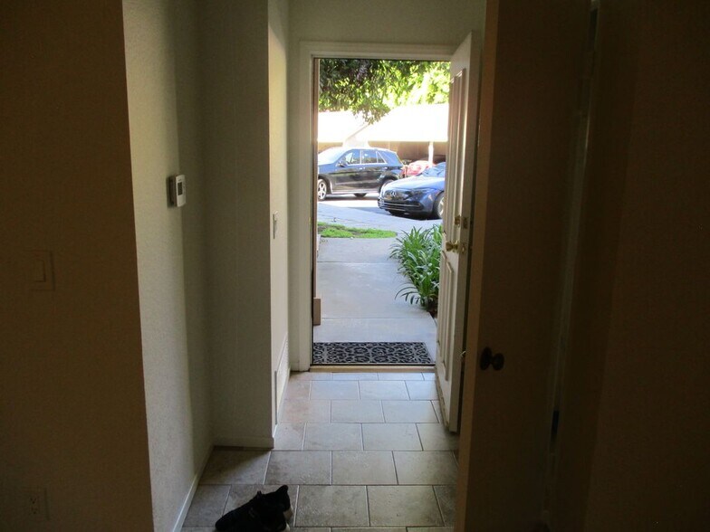 Building Photo - 3802 Dunford Ln