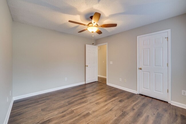 Building Photo - 3817 Rockford St