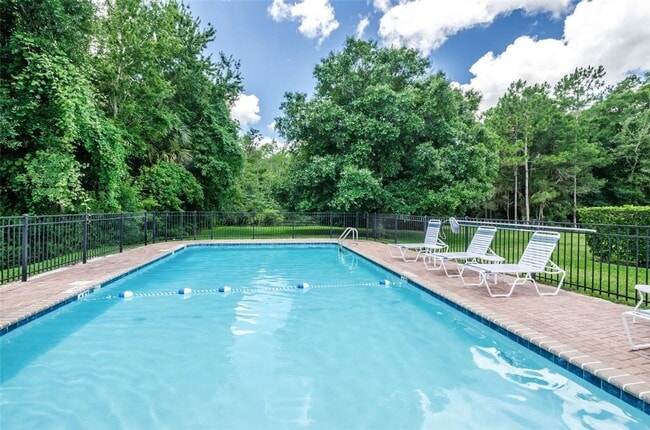 Building Photo - Beautiful town house in Trinity
