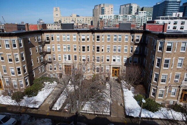 Building Photo - 109 Queensberry St