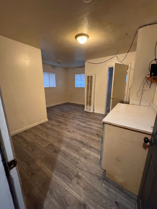 Building Photo - LONG-TERM RENTAL: Updated Studio with Shar...
