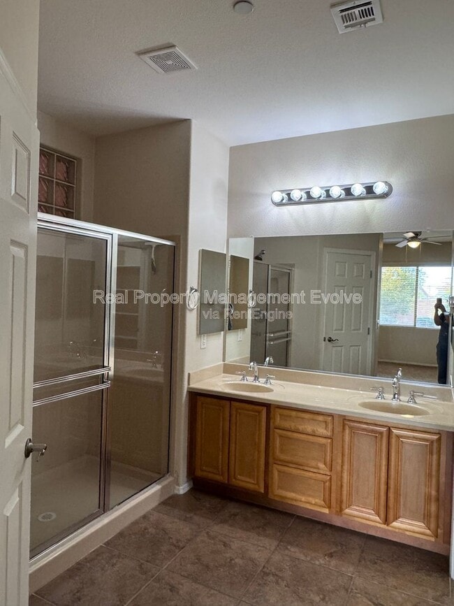 Building Photo - 13601 W Verde Ln