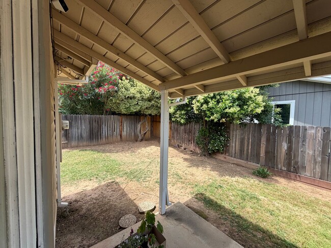 Building Photo - Gorgeous Rancho Cordova Home on Large Corner Lot!
