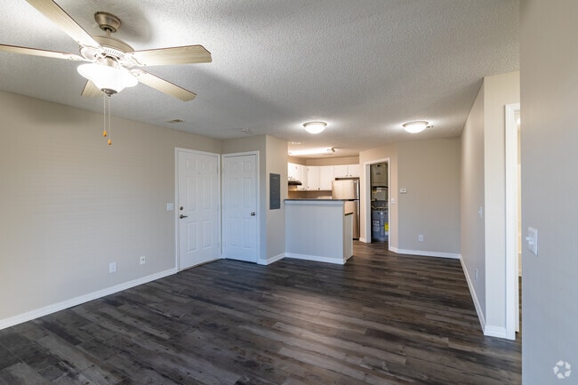 Building Photo - Spring Hill