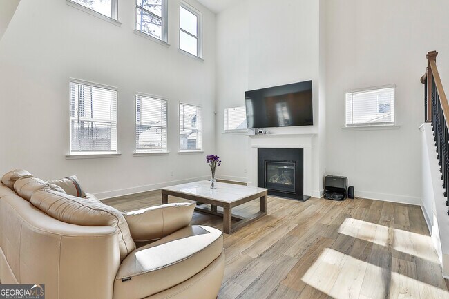 Building Photo - 11 Alcovy Trl