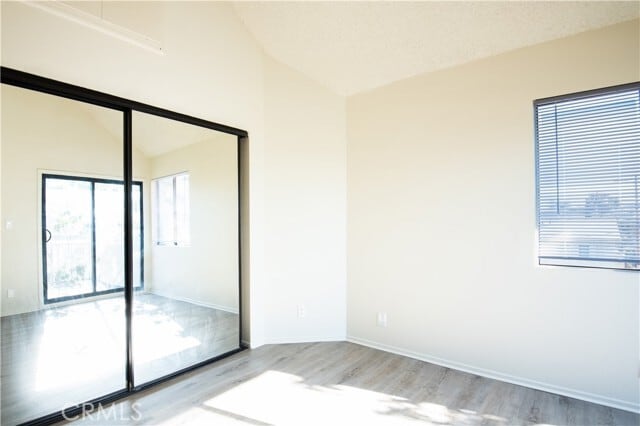 Building Photo - 458 Riverdale Dr