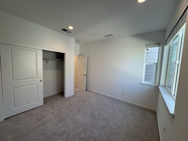 Building Photo - 6333 Dandelion St