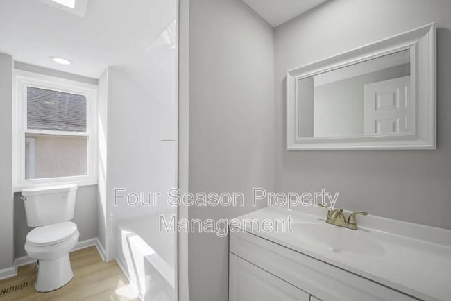 Building Photo - 837 Virginia Ave