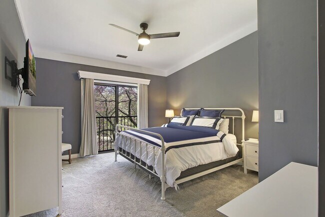 Building Photo - 36D Abbey Villa Circle