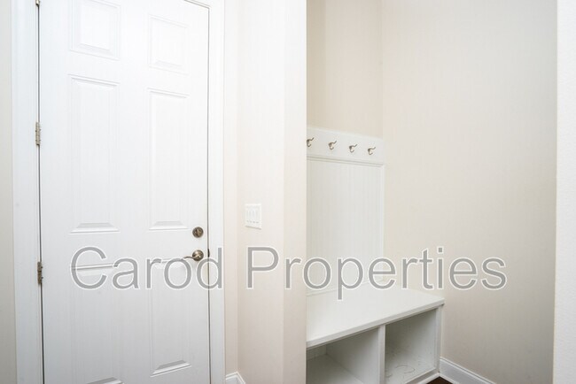 Building Photo - 5000 Hudson Mill Dr