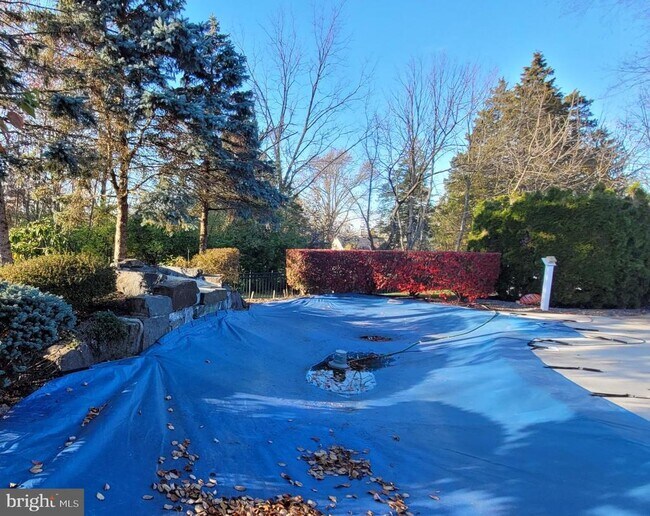 Building Photo - 1620 W Main St