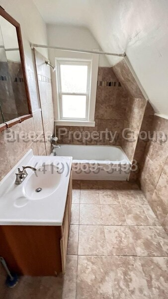 Building Photo - 1912 Greenwood Ave