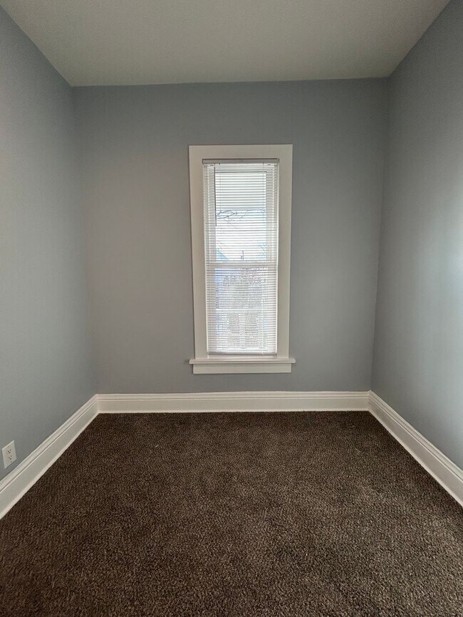 Building Photo - Coming Soon! Updated & Cozy 4-Bedroom Home