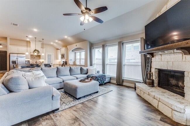 Building Photo - 3805 Orleans Way