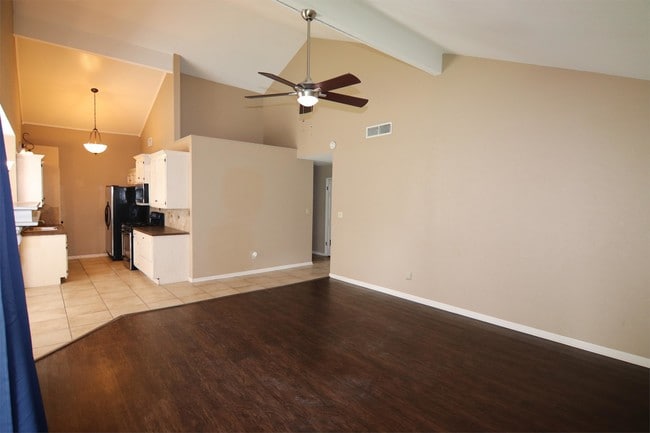 Building Photo - 5680 Brett Ln