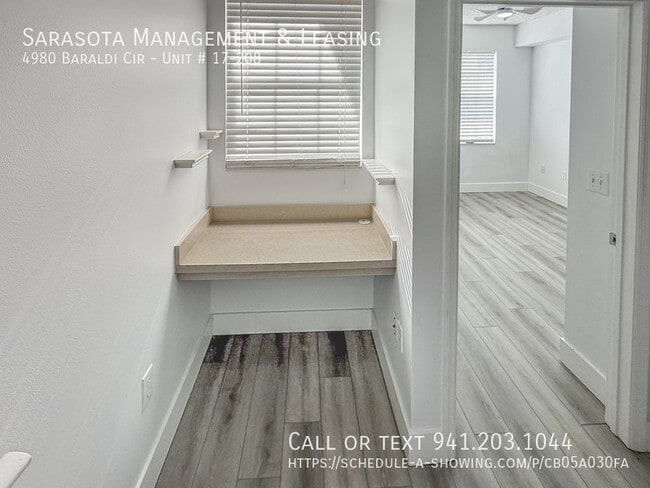 Building Photo - 4980 Baraldi Cir