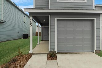 Building Photo - 725 Wagtail Dr