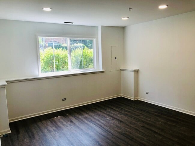 Building Photo - 164 Rosehall Dr